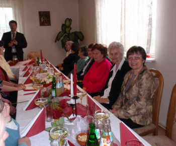 Ani na učiteľov - dôchodcov sa na Deň učiteľov nezabudlo