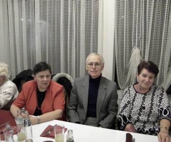 Mikulášske posedenie členov Klubu dôchodcov a žiakov ZŠ v knižni