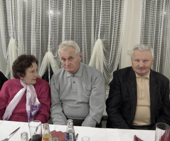 Mikulášske posedenie členov Klubu dôchodcov a žiakov ZŠ v knižni