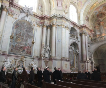 Na nedeľnej omši sa zúčastnil v chráme sv. Jána Krstiteľa Ján Fi