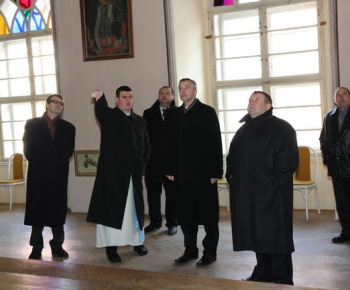 Na nedeľnej omši sa zúčastnil v chráme sv. Jána Krstiteľa Ján Fi