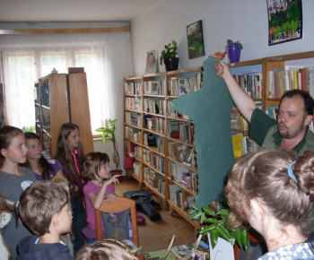 Členovia Klubu mladých čitateľov spoznávali les prostredníctvom 