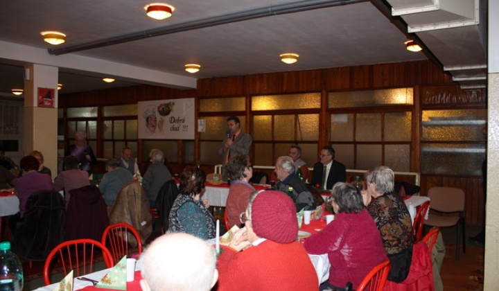 8. fotografia fotogalérie Mikulášske posedenie členov Klubu dôchodcov v Jasove