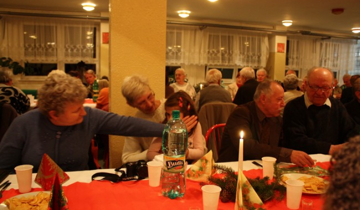 13. fotografia fotogalérie Mikulášske posedenie členov Klubu dôchodcov v Jasove