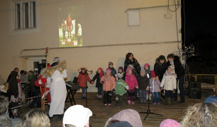 7. fotografia fotogalérie Jasovský vianočný stromček 2013