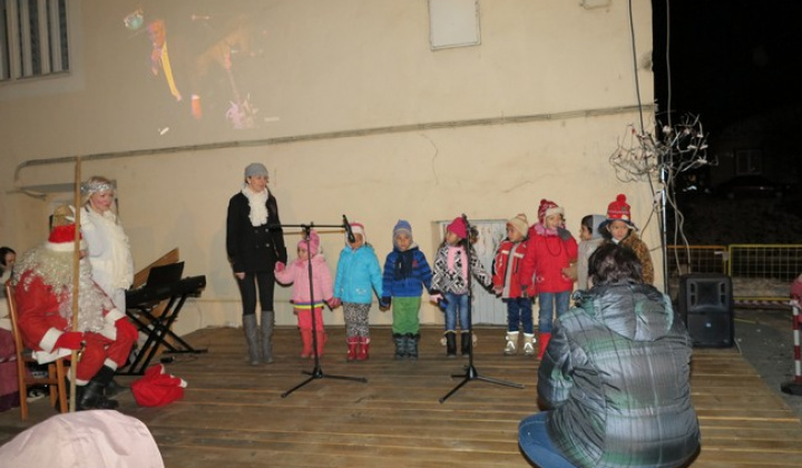 8. fotografia fotogalérie Jasovský vianočný stromček 2013