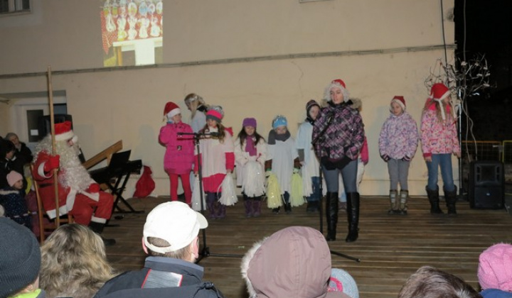 9. fotografia fotogalérie Jasovský vianočný stromček 2013