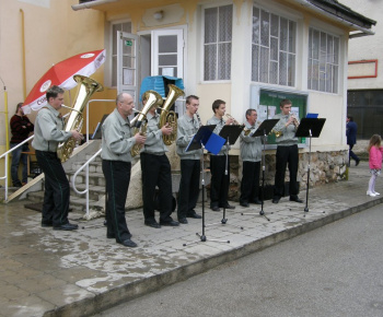 Stavanie Mája