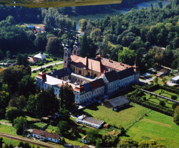 LETECKÉ ZÁBERY JASOVA